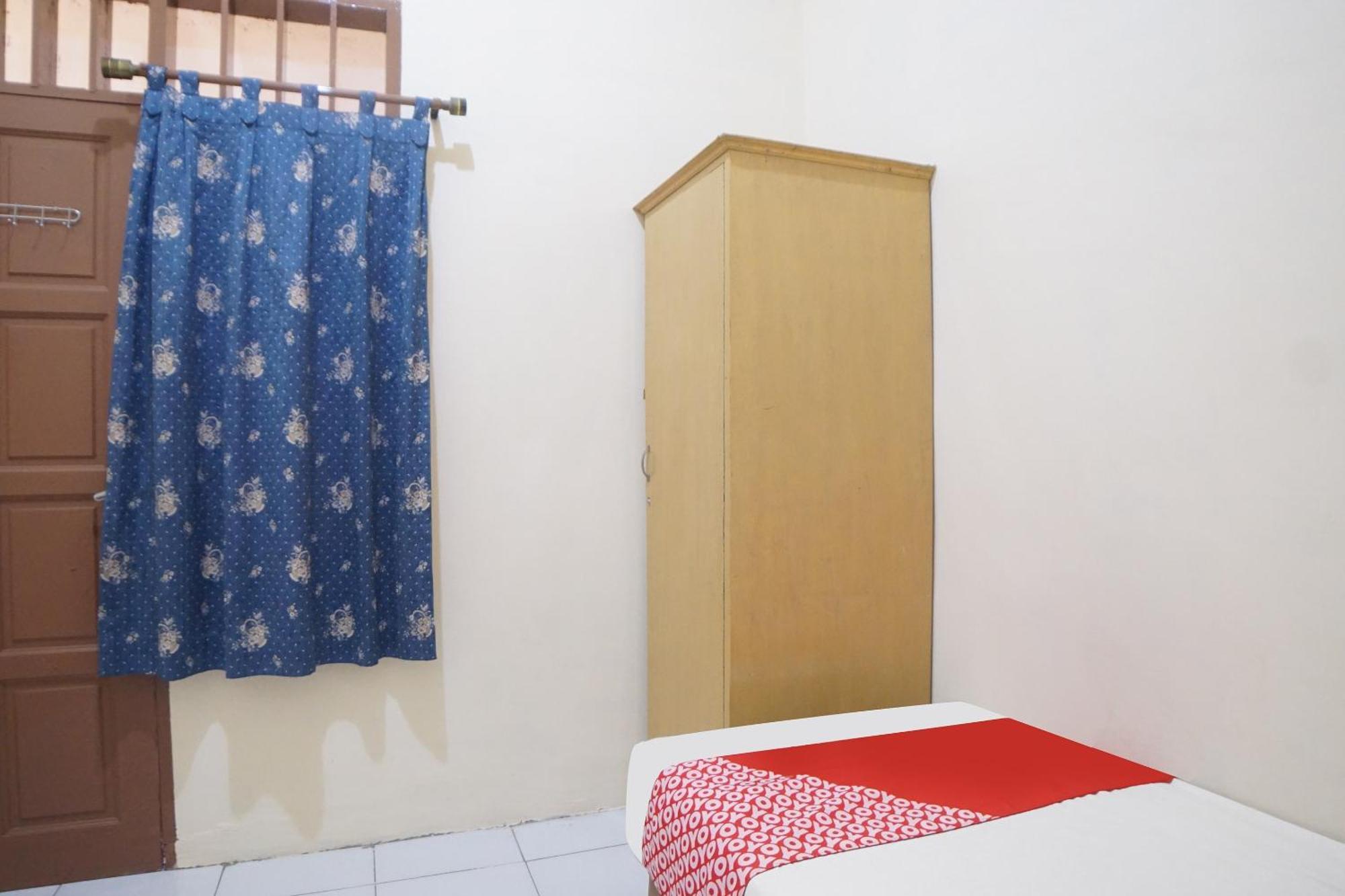 Готель Spot On 91977 Kost Ketapang Syariah Медан Екстер'єр фото